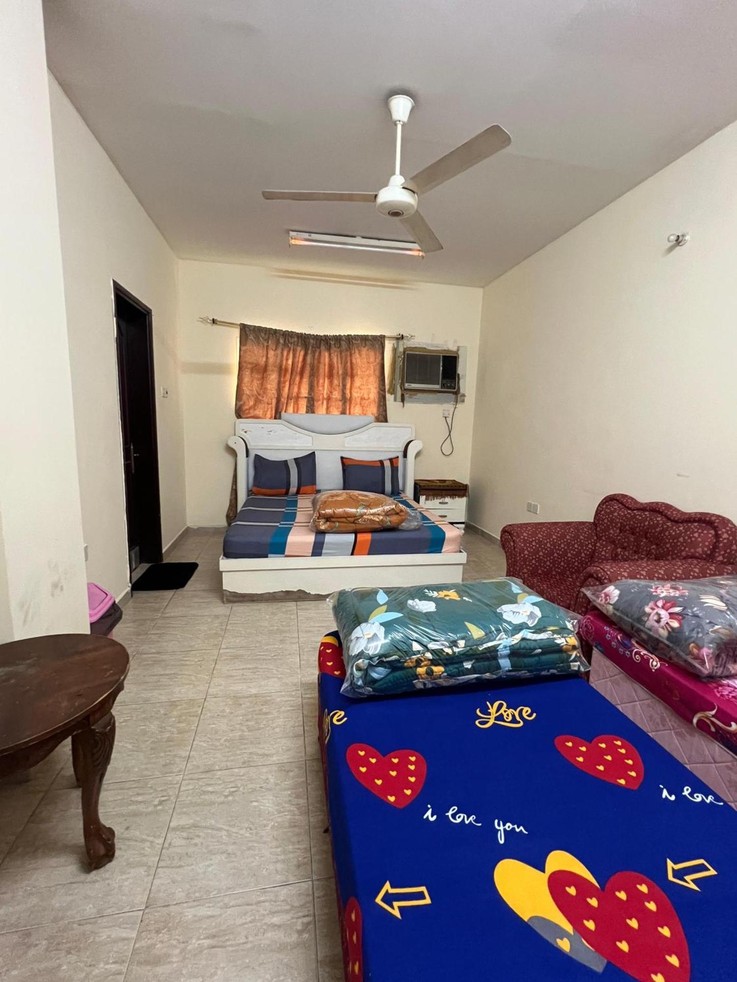 Royal Mumtaz Hostel *